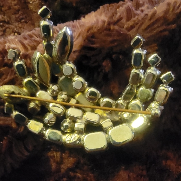 Radiant Vintage Kramer New York Rhinestone Spray Brooch Pin - Picture 5 of 8